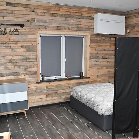 Logement In Wood Brugelette Exterior foto